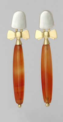 Drop earrings in silver and gold with Carnelien stones